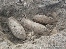 19.10.2022 согласно поступившим заявкам, специалистами отряда специальных работ профессиональной аварийно-спасательной службы СОГБУ «Пожарно-спасательный центр» изъяты и обезврежены взрывоопасные предметы времен ВОВ - фото - 1